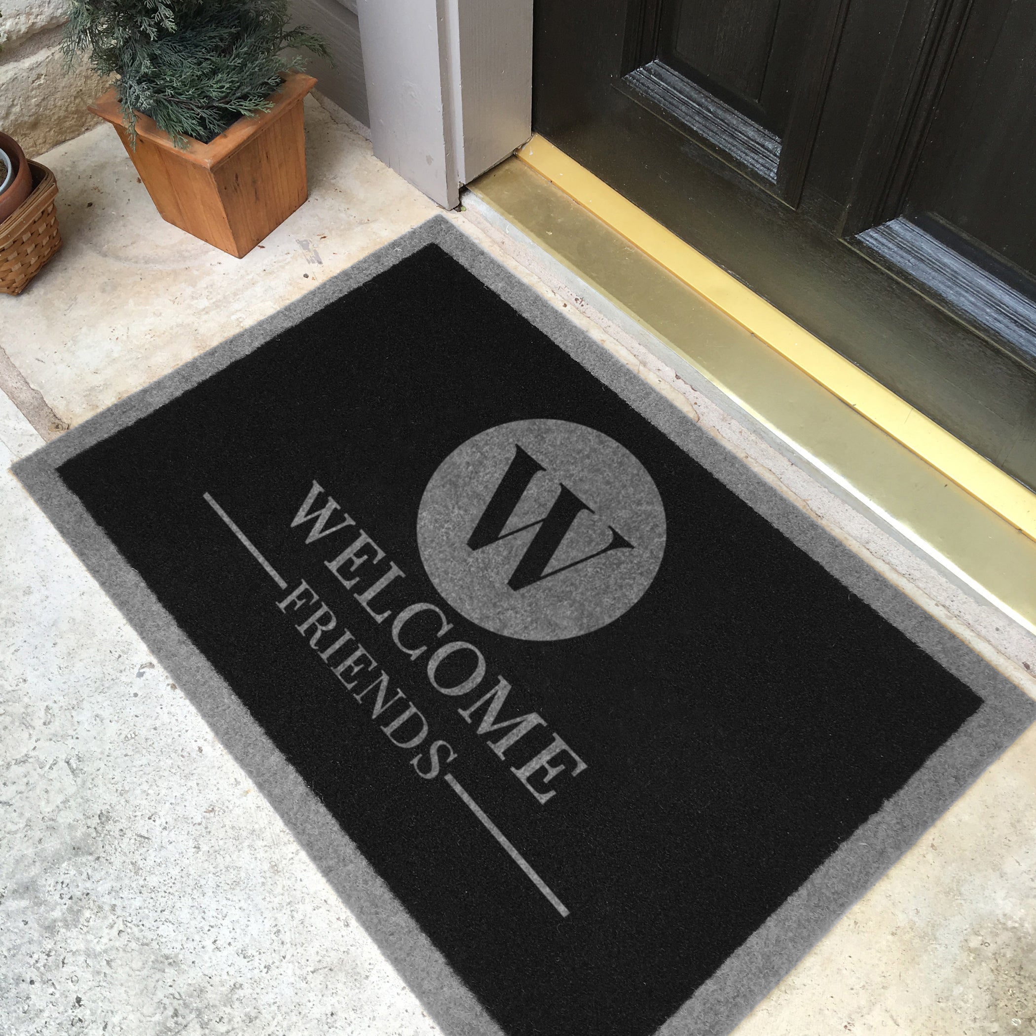 Infinity Custom Mats™ All-Weather Personalized Doormat - STYLE: CIRCLE COLOR: BLACK / GREY - rugsthatfit.com